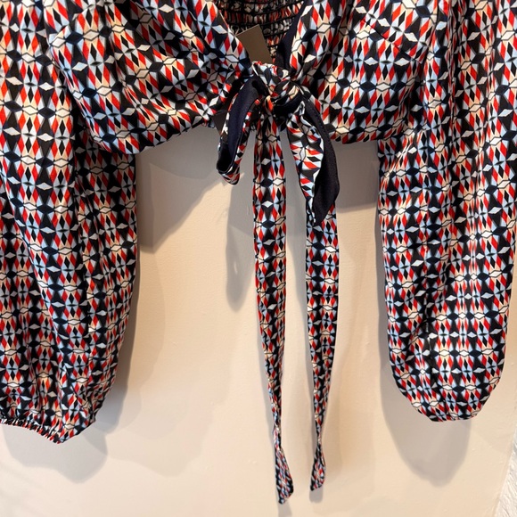 Le Lis Long Sleeve Abstract Print Crop Top - Picture 2 of 4